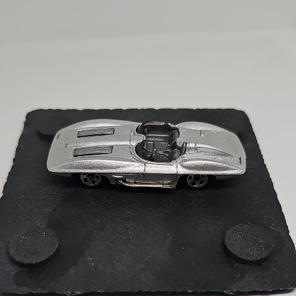 Silver Die-Cast Model Car - Picture 3 of 5